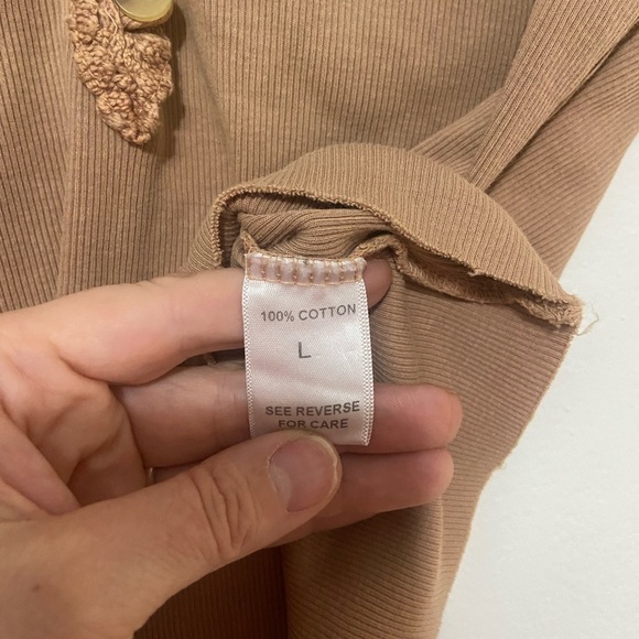 Guilded Intent Buckle Brand women's L crop button front ribbed tank EUC - Picture 5 of 5